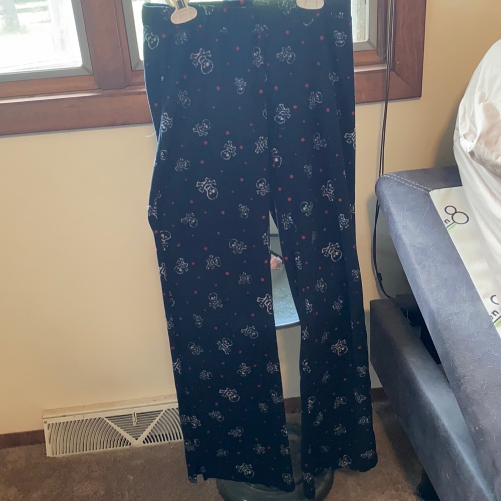 Black Skull print leisure pants